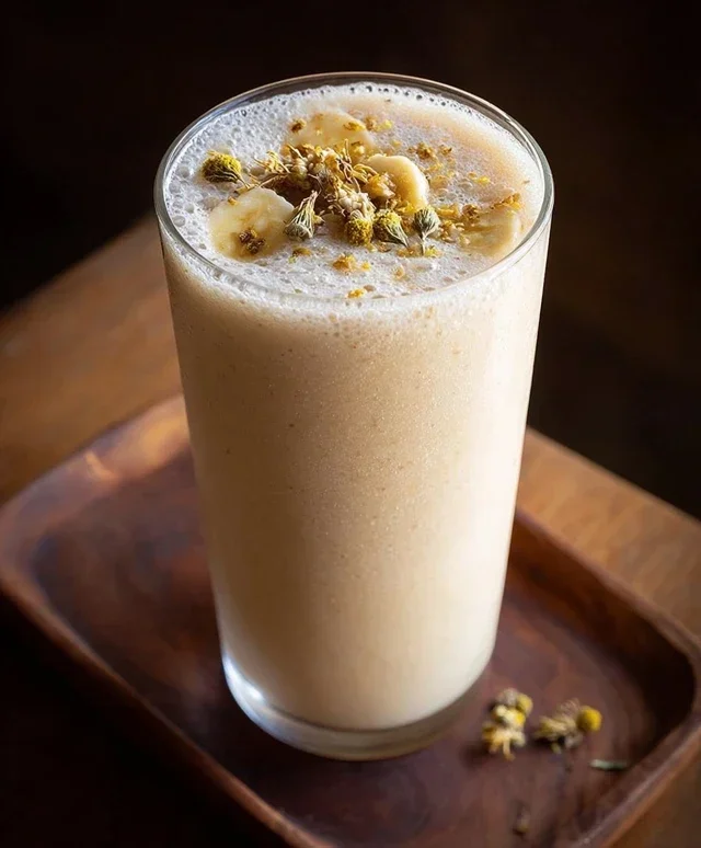 Banana Cbeef beef hamomile Tea Smoothie
