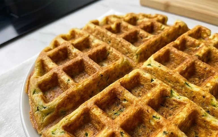 Zucchiniwaffeln mit Cheddar